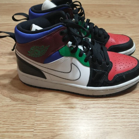 Size 8- Jordan 1 Mid SE Black/Multicolor/White 2020 Excellent Condition - Picture 2 of 12